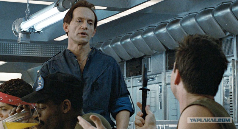 "Бишоп, поиграй-ка ножичком!"