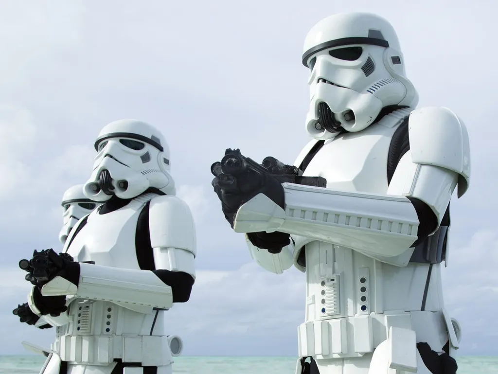 Стреляют от бедра...