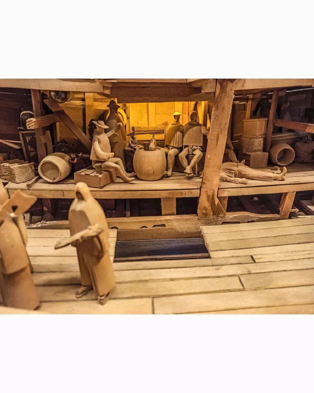 Вот примерно в таких условиях Сварог и оказался...