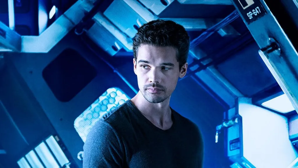 Холден, вроде как "хороший парень", но симпатии не вызывает...