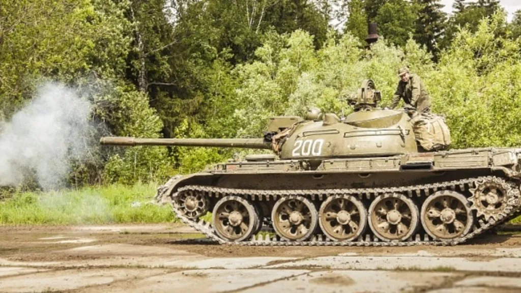 Т-55 в 1942? Почему бы и нет? Но и «кошак» у немцев появится раньше…