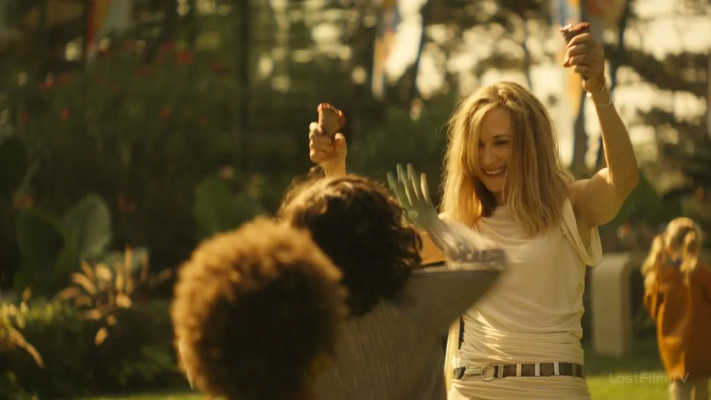 От детишек маленьких — к детишкам большим… Потом мы узнаем, почему она хочет работать с детками…