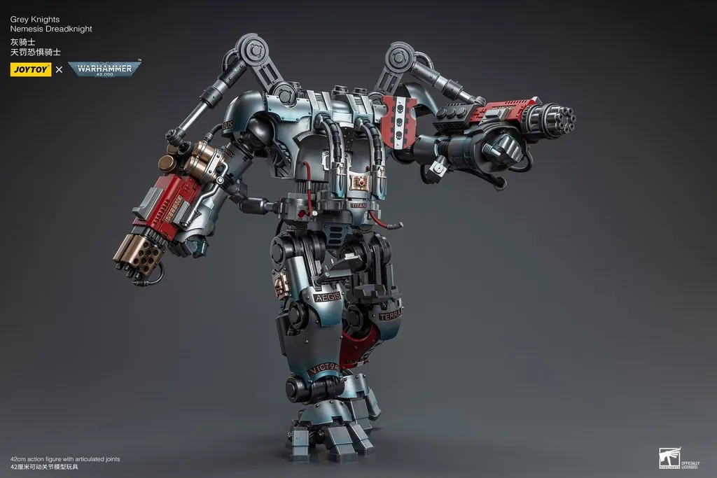 Хорошо стоит! Жаль, пилота достали… А может, сам отошёл — до ветру, или просто скучно ему стало мочить демонов, решил размяться…