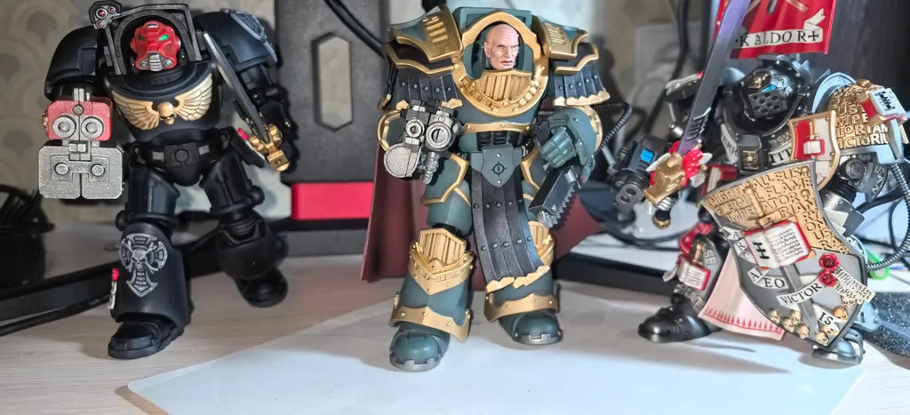 Ох, тяжело им втроём уживаться будет…