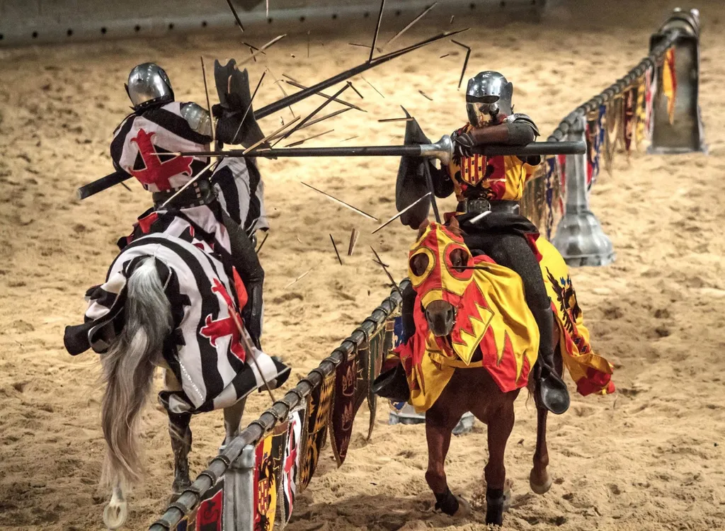 Плащей здесь нет, но - "во-первых, это красиво!"