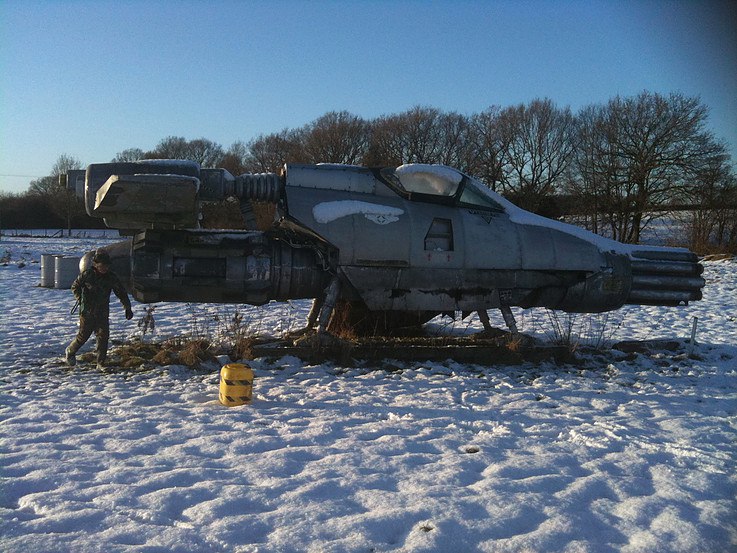 Одна из "рапир", что были в фильме. То, что в носу - это, типа, пушка...