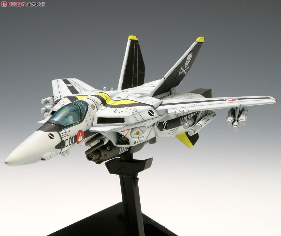 Похож на F-14, только без дополнительного оперения...