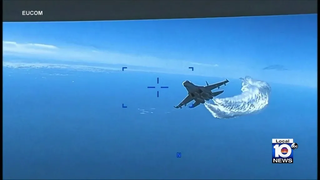 "Сушка" пролетела, хвостком махнула... И стало у США одним дроном меньше...