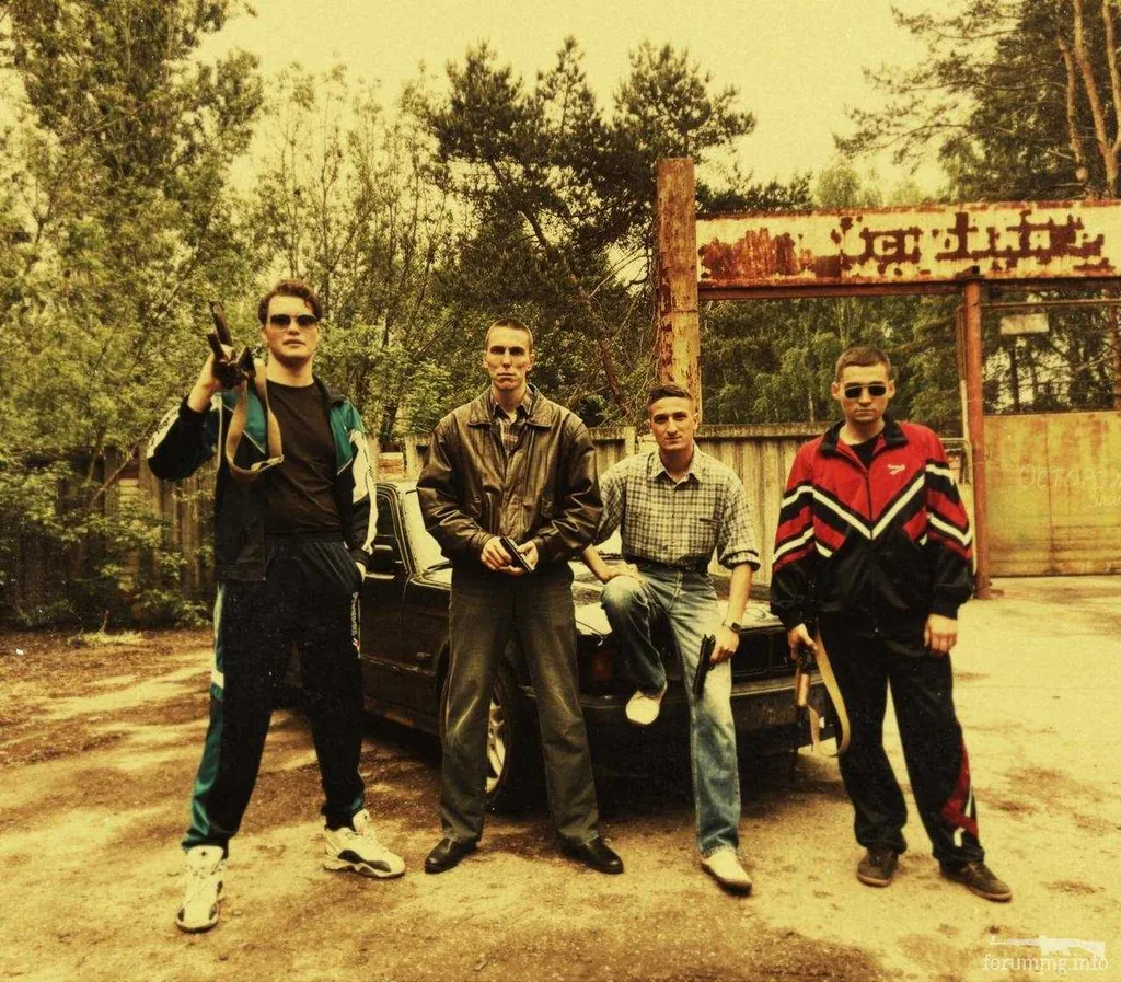 Наверняка что-то такое автор видел сам, своими глазами... Ну, или просто, он видел, как рушился СССР...