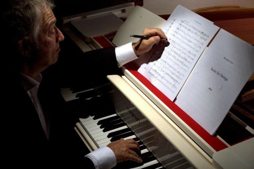 В свободное время, в своей каюте... почему бы и нет?