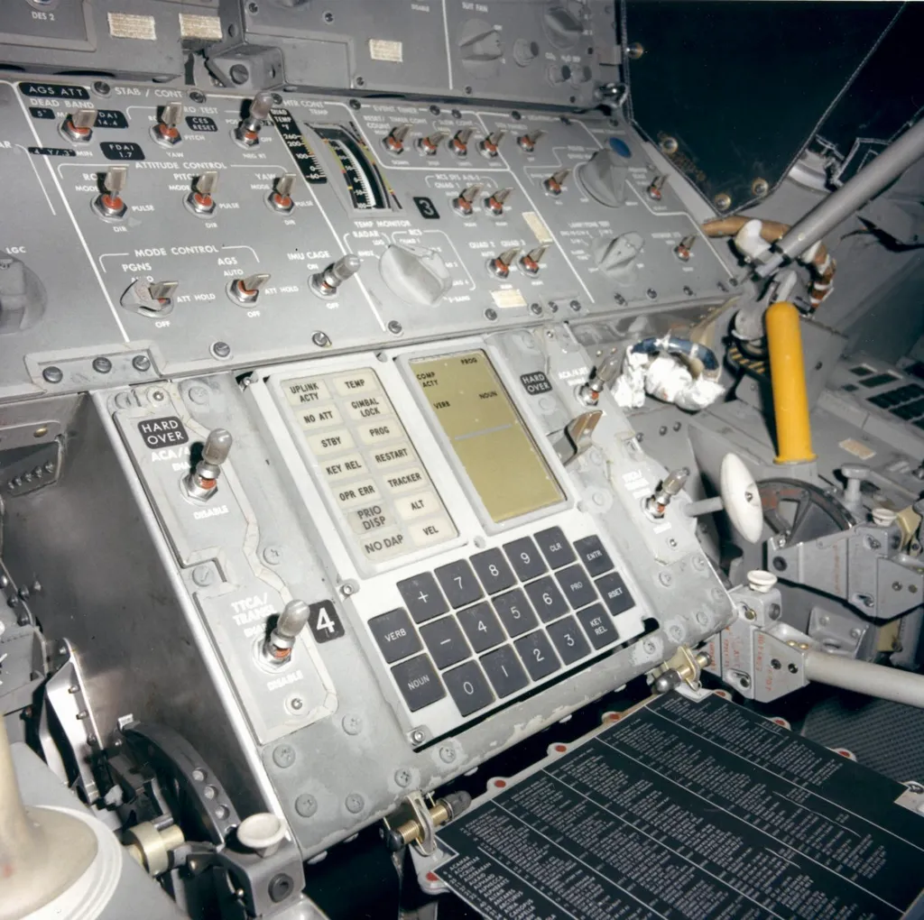 Панель управления "Аполлон-11"