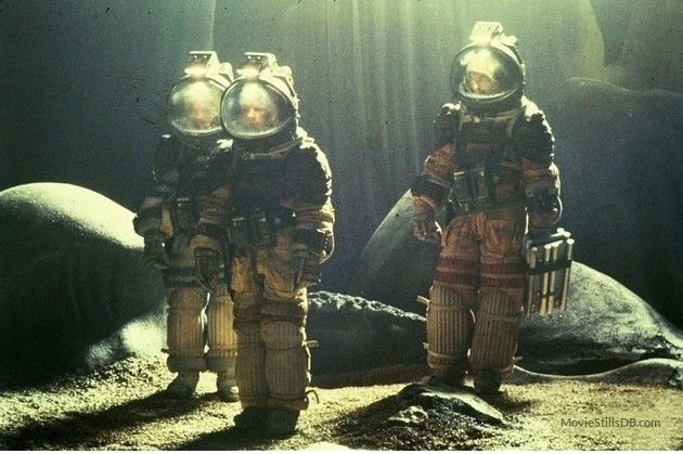 Люди с "Ностромо"...