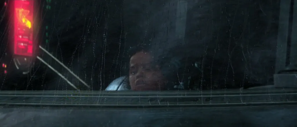 Боба Фетт пытается смотреть через фонарь кабины...