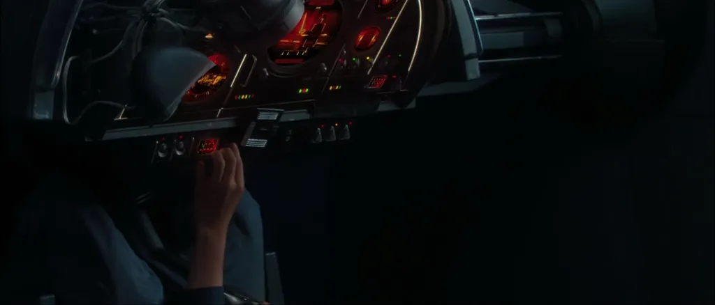 Приборная доска корабля. Боба пытается что-то делать...