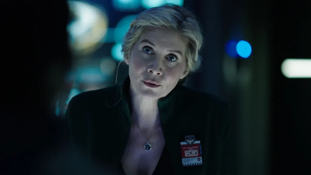 Кстати, в книге она была рыжая и более симпатичная, что ли...