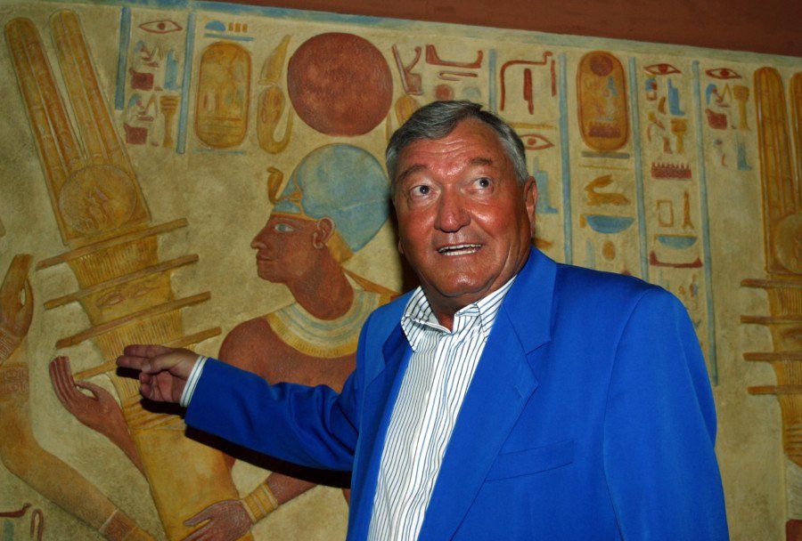 Фон Деникен жёг, конечно, не по-детски, но были у него интересные идеи...