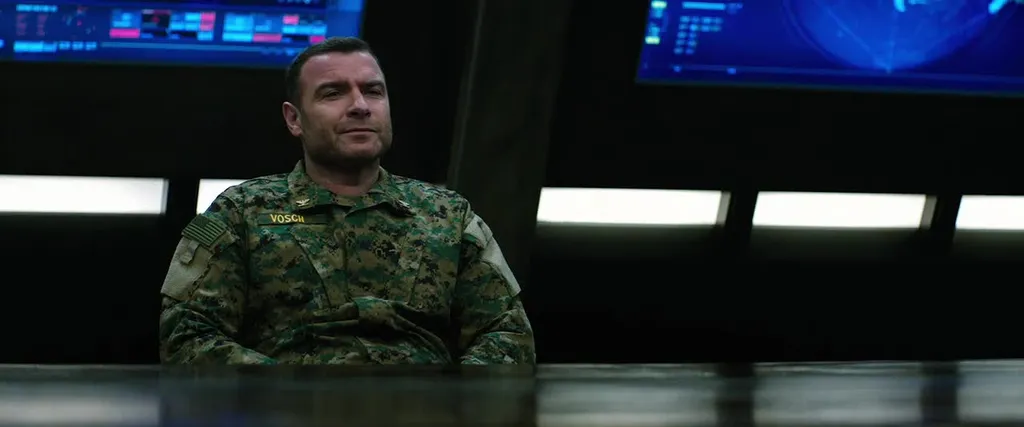 На самом деле, единственный, хоть немного интересный персонаж...