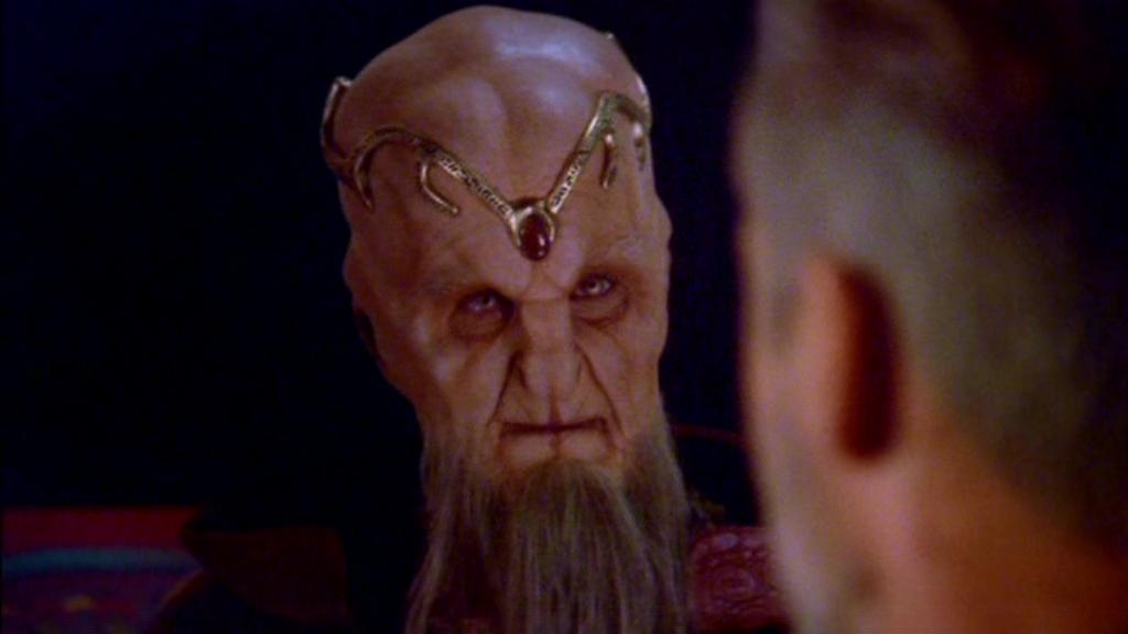 А Лориен что - эльф? Но, сериал же фантастика...