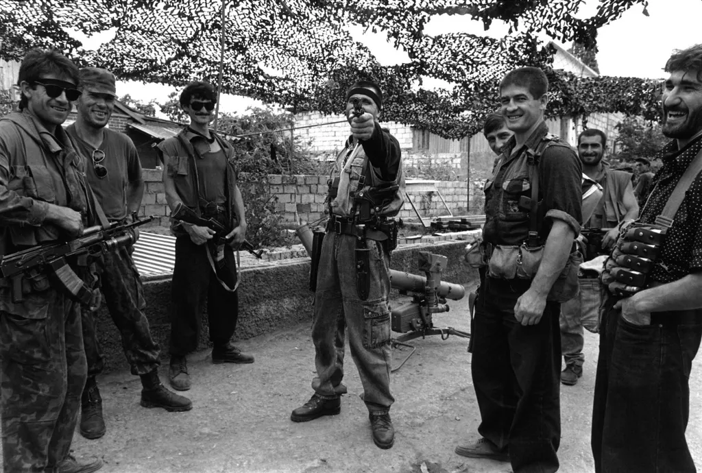 Руслан Лабазанов и его бойцы.