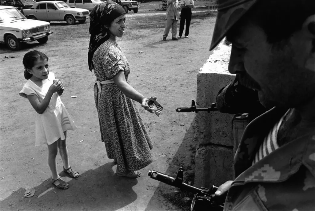 Боевики Руслана Лабазанова в Аргуне, 1994 год.