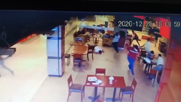 Момент убийства Хорхе Луиса Самбрано Гонсалеса, 28 декабря 2020 года.