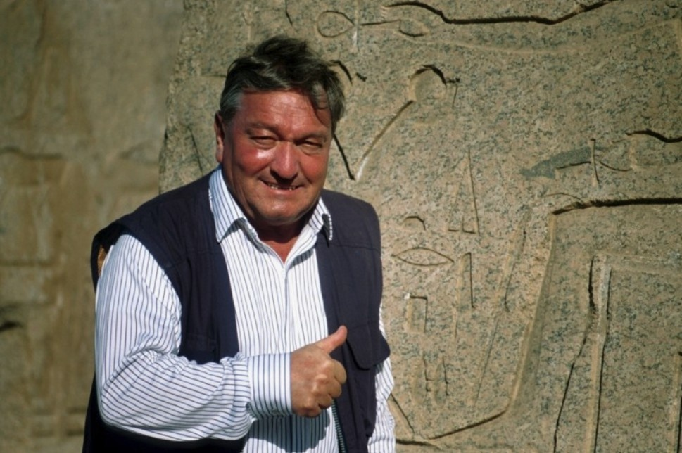 Эрих фон Дэникен — швейцарский писатель, один из известнейших идеологов теории палеоконтакта.