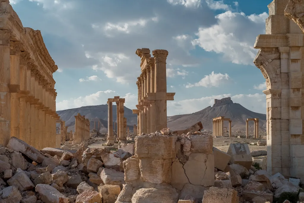 On the site of the Triumphal Arch, blown up by ISIS militants. PHOTO: Stepan Yatsko