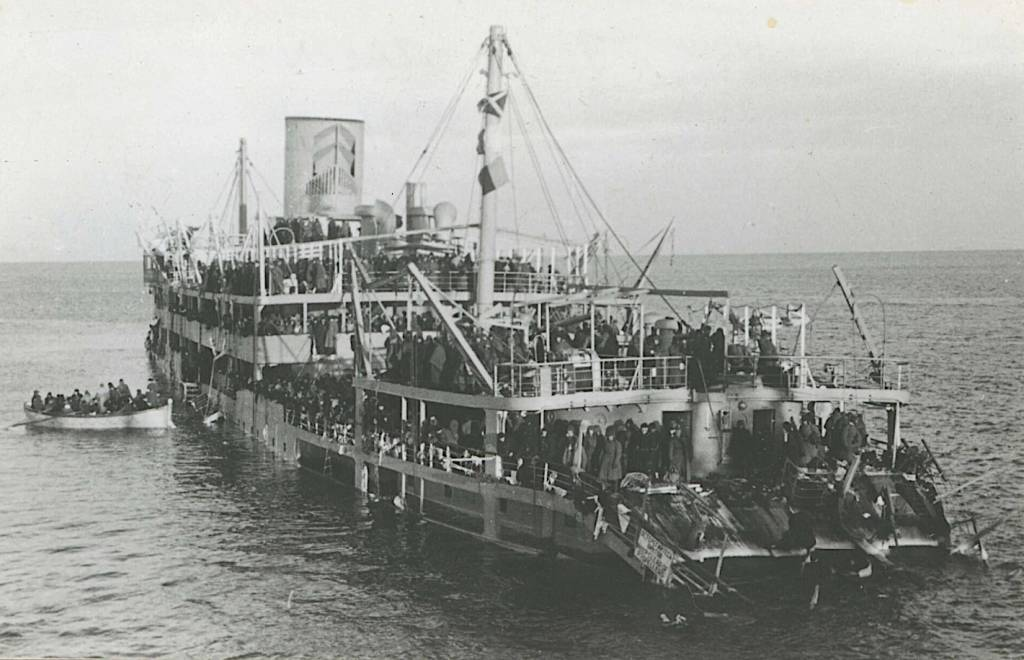 Лайнер Иосиф Сталин 5 декабря 1941 года.
