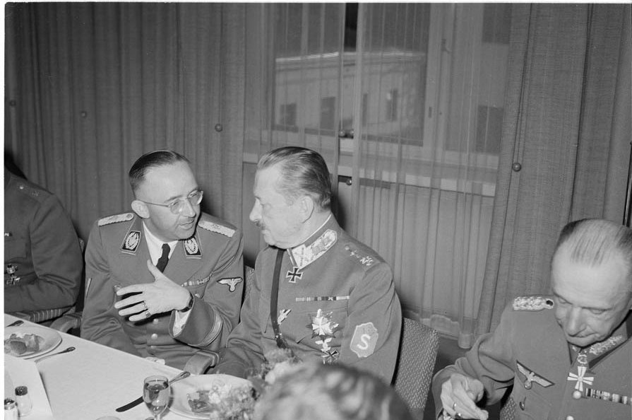 Генрих Гиммлер и Карл Густав Маннергейм.