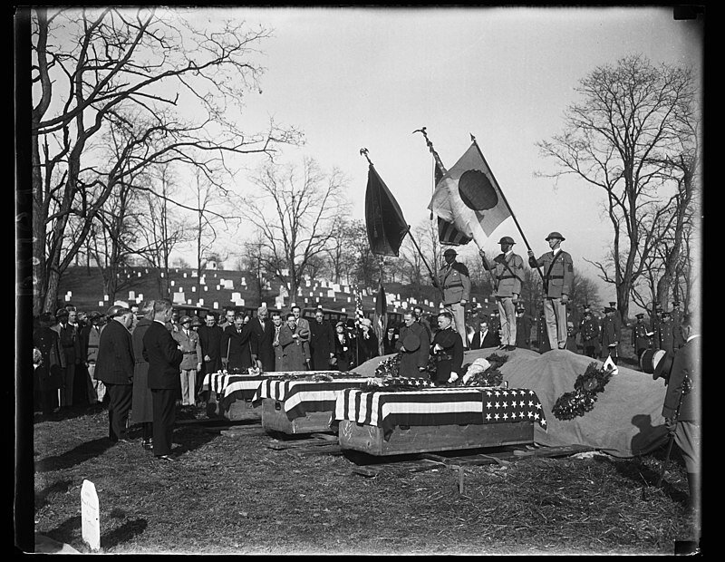 Похороны найденых убитых под Шенкурском американцев на Арлингтонском кладбище 5 декабря 1929 года.
