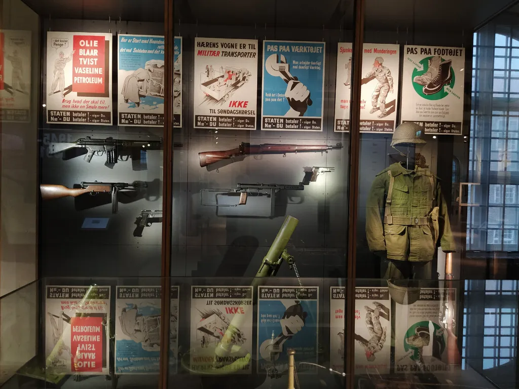 Копенгаген. Военный музей. Оружие участников движения Сопротивления. Фото Владимира Тулина.