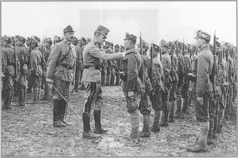 Австрийский генерал и сечевые стрельцы.