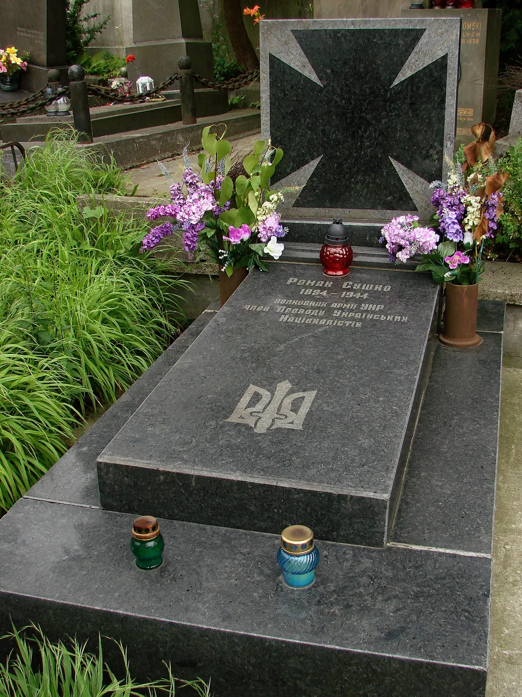 Могила Романа Сушко во Львове.
