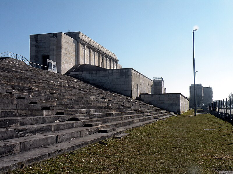 Цеппелинтрибуна в наши дни.