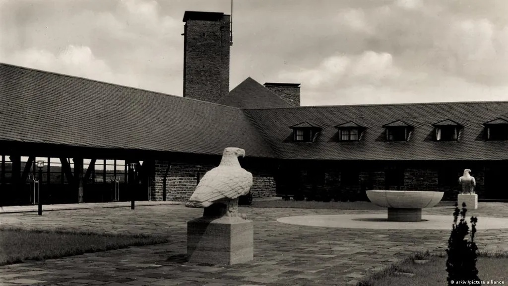 Орлиный двор в замке Фогельзанг в 1936 году.