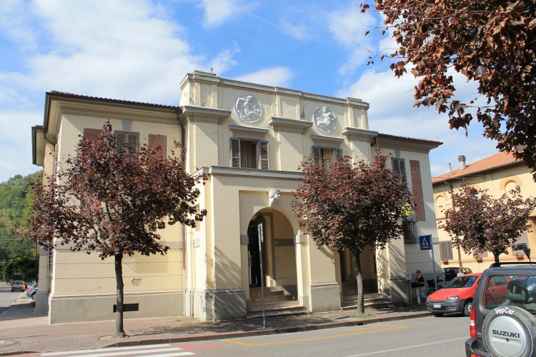 Здание почты. Фото Владимира Тулина.