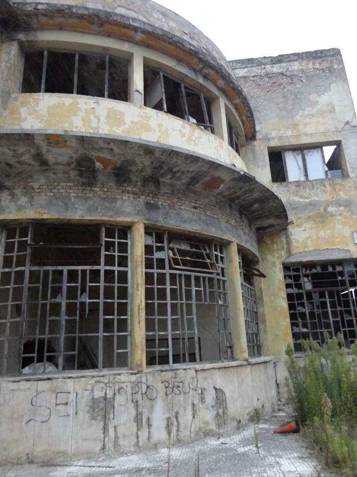 Руины авиазавода. Фото Владимира Тулина.