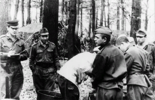 Венгерские и советские солдаты.