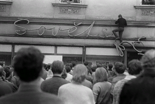 Погром магазина "Советская книга" в Праге в 1969 году.