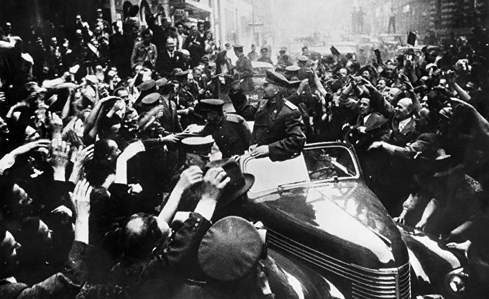 Май 1945 года. Маршал Конев в Праге.