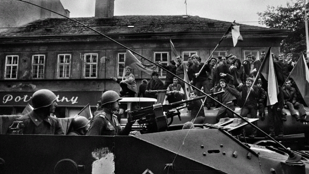 Советские войска в Чехословакии в 1968 году.