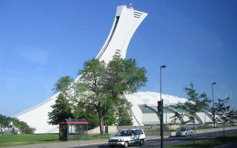 Олимпийский стадион с башней.