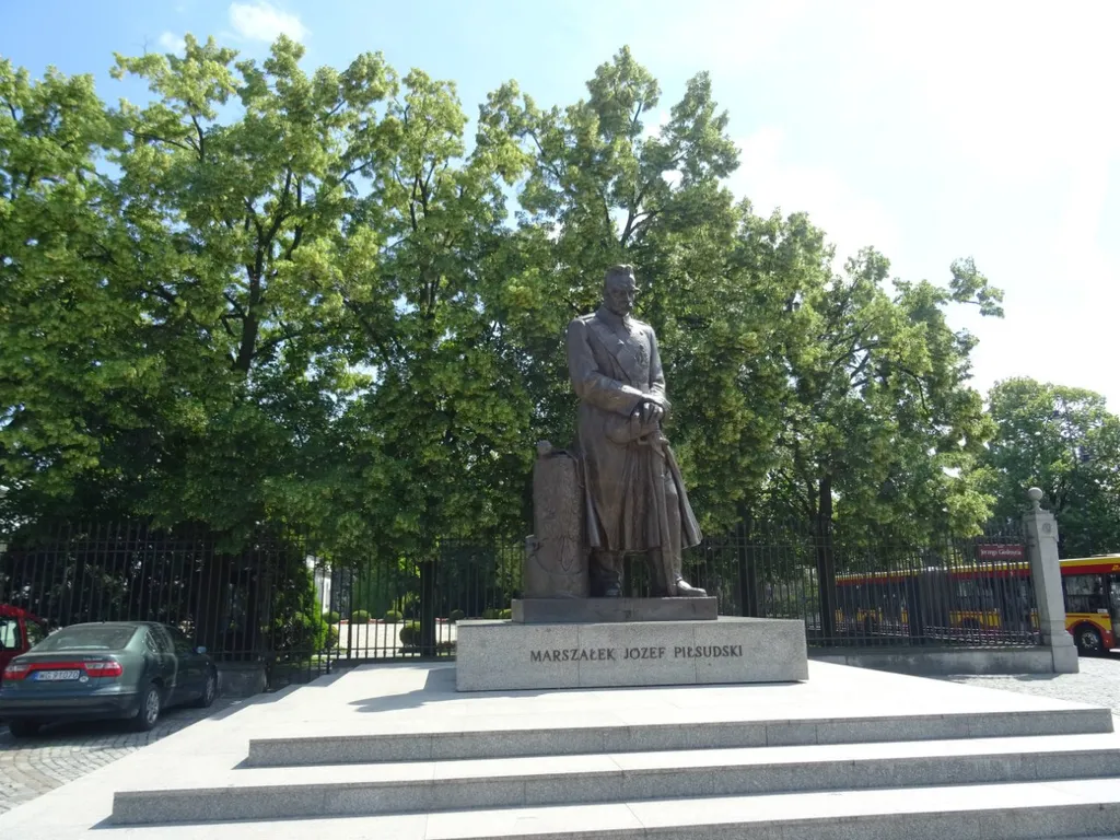Памятник Юзефу Пилсудскому в Варшаве. Фото Владимира Тулина.