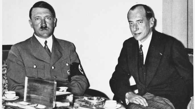 Адольф Гитлер и Юзеф Бек.