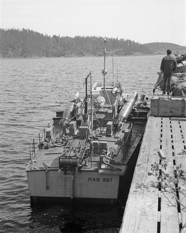 Итальянский торпедный катер MAS 527 у причала на Ладожском озере.