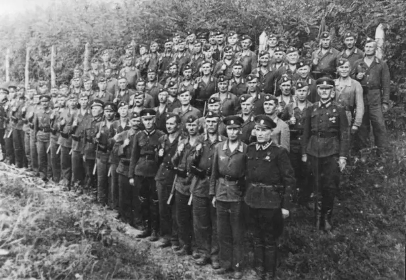 Бойцы Русского охранного корпуса.