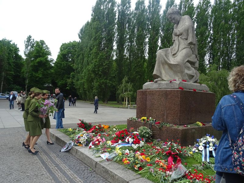 Трептов парк 9 мая. Фото Владимира Тулина.