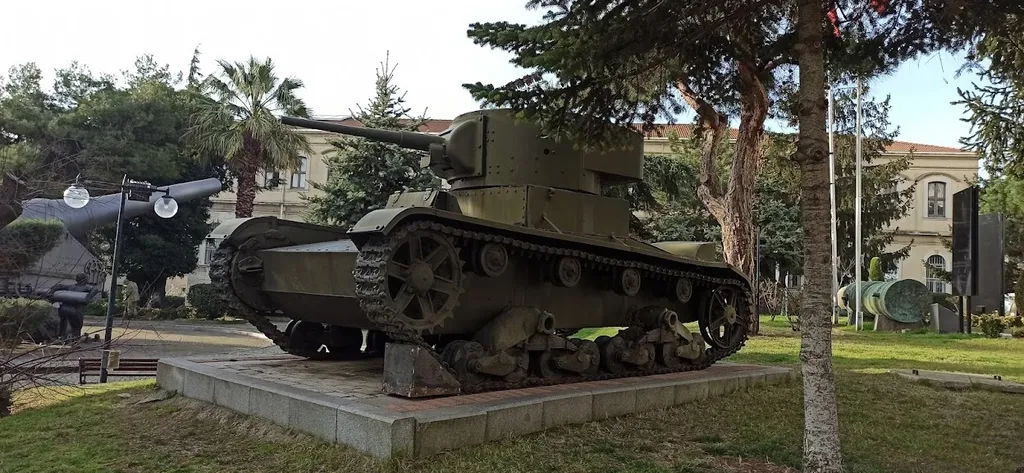 Танк Т-26, полученный от СССР, в Военном музее в Стамбуле. Фото Владимира Тулина.