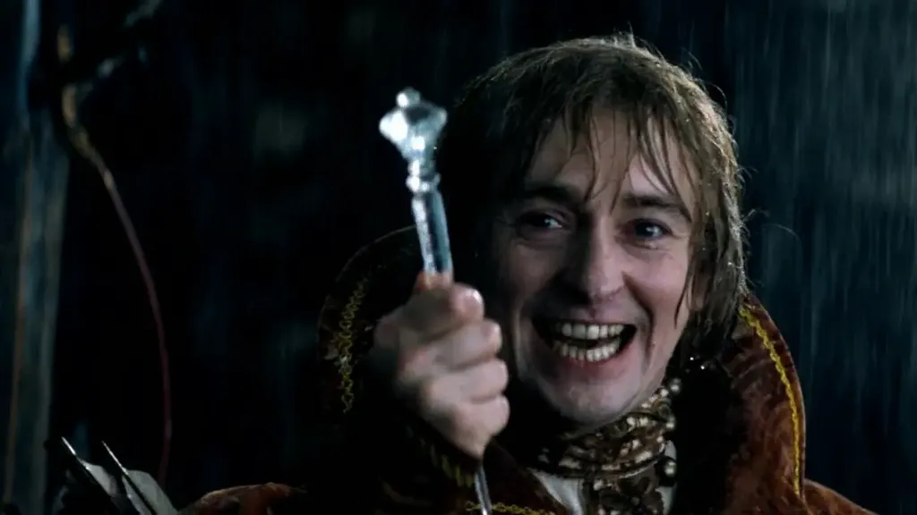 Момент торжества Ивана-дурака сменяется стыдливым предательством идеалов. Узнав, что, сломав кощееву иглу, он умрет и послушав плачущую Василису, он стыдливо удаляется прочь, оставив артефакт Кощею.