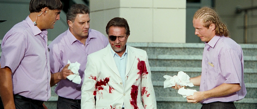 Кощей после очередного бессмысленного покушения со стороны Ивана-хулигана. Три богатыря у Кощея в клевретах. Тоже скурвились, нашлись и к ним подходы.